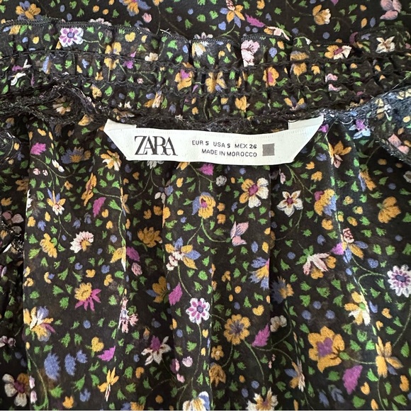 Zara Black and White Tiered Bishop Sleeve Dress - Picture 4 of 5